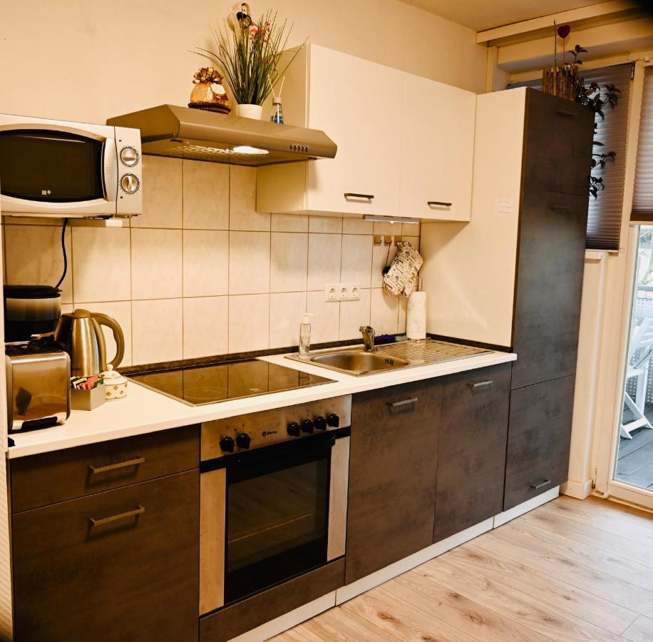 Holiday Home Cologne With Balkon - Near Koelnmesse - Temporary Living- Exterior photo